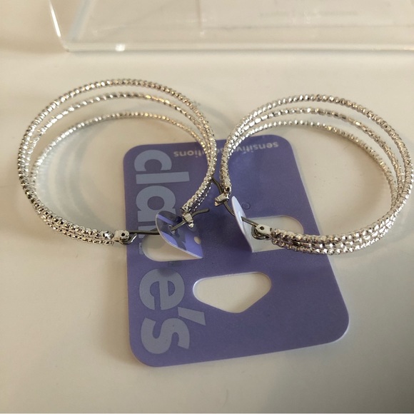 3/$20 Claire’s Silver Tone Hoop Earrings NWT - Picture 3 of 5